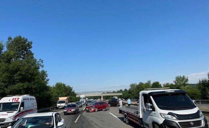 Zincirleme kazada 7 araç birbirine girdi