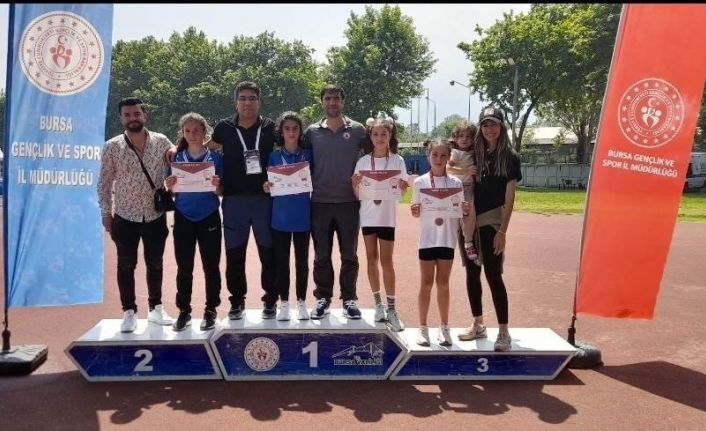 Zübeyde Hanım Ortaokulu atletizm de Türkiye şampiyonu oldu