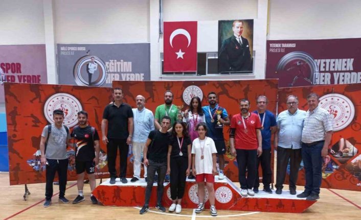 15 Temmuz şehitleri anısına masa tenisi turnuvası düzenlendi