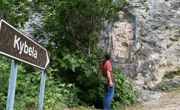 2 bin yıllık Kibele kabartmasını görmeye gelenler hüsranla karşılaşıyor