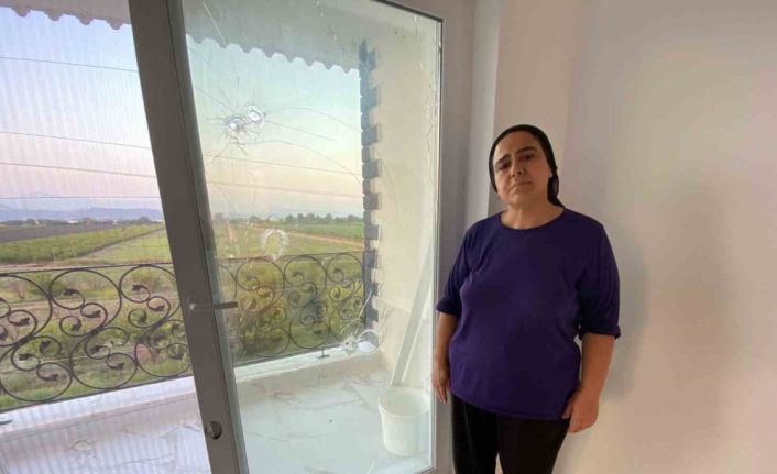 2 çocuk annesi kadın, sabaha karşı evine yapılan pompalı tüfekli saldırıda dehşeti yaşadı