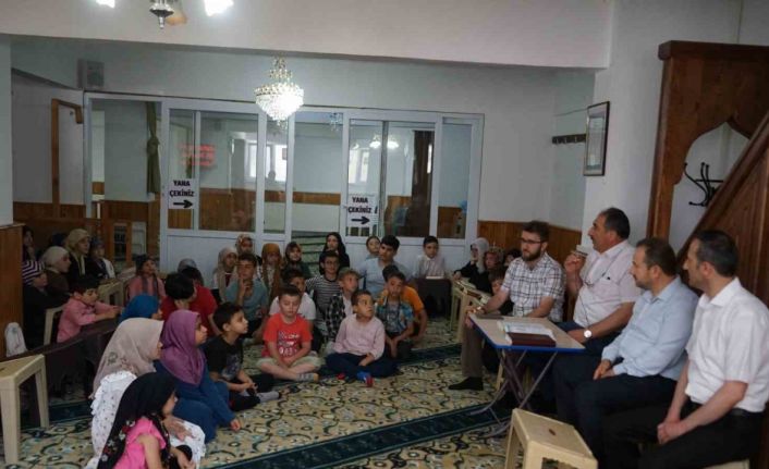 5 farklı devletten 50 çocuk aynı camide Kur’an- Kerim okumayı öğreniyor