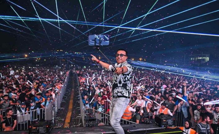 Ağrı Dağı Müzik Festivali ile Türkiye’nin en büyük sahnesi Ağrı Dağı eteklerinde kuruldu