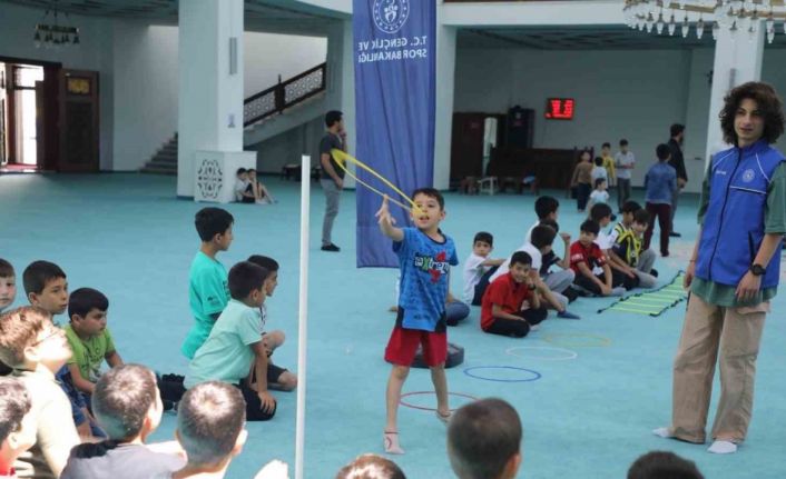 Ağrılı öğrenciler hem Kur’an öğreniyor hem spor yapıyor