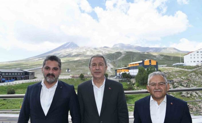 Akar ile Büyükkılıç, Erciyes Yüksek İrtifa Kamp Merkezi’nde incelemelerde bulundu