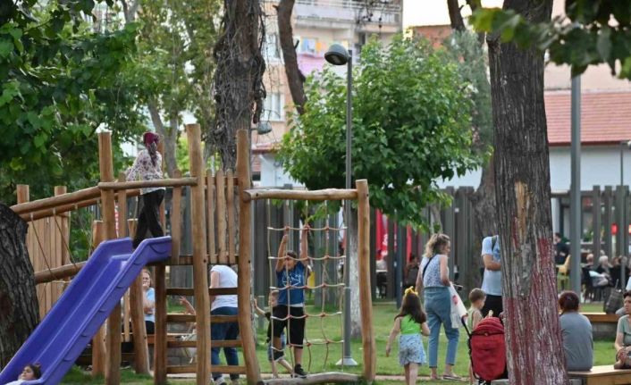 Akhisarlılar Şehit Necdi Şentürk Parkı’nı çok beğendi