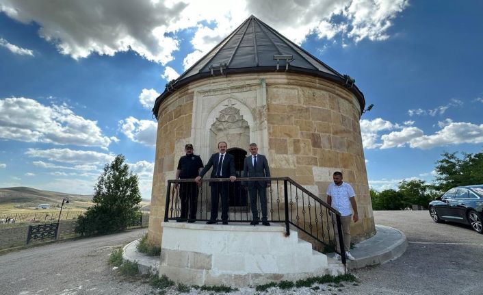 Akli dengesi bozuk şahsın zarar verdiği türbelerde restorasyon çalışmaları tamamlandı
