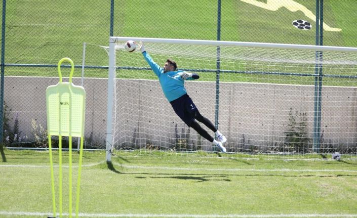 Alanyaspor Erzurum kampında çalışmalarını sürdürdü