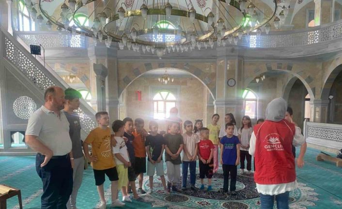 Alaplı’da öğrenciler hem Kur’an öğreniyor hem spor yapıyor