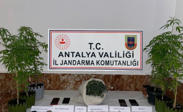Antalya’da uyuşturucu operasyonunda 17 gözaltı