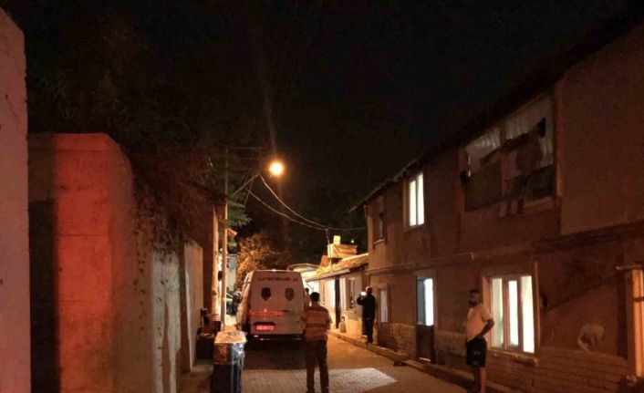 Aracın hızlı geçmesi kavgasında baba ve oğlunu silahla vuran şahıs tutuklandı