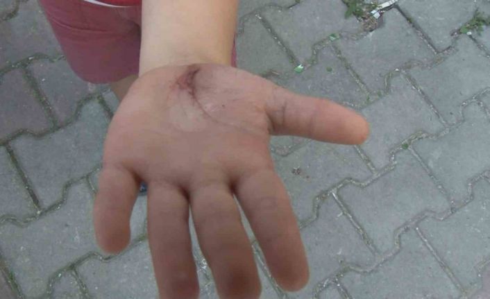 Arnavutköy’de çocukların sesinden rahatsız olup üzerlerine çamaşır sulu sıvı attı iddiası