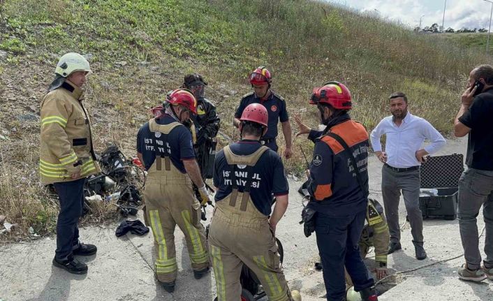 Arnavutköy’de inanılmaz olay: Bir kişi metrelerce derinlikteki yağmur suyu kanalına düştü