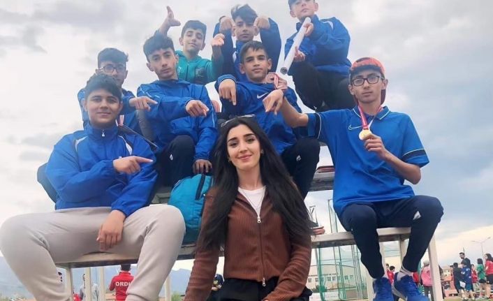 Aşkaleli atletler madalyaları topladı