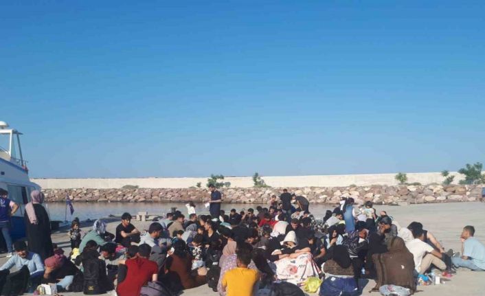 Ayvacık açıklarında 144 kaçak göçmen ile 1 göçmen kaçakçısı şüphelisi yakalandı