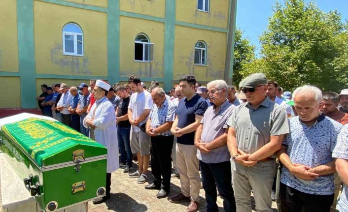 Bağışlanan organlarıyla 5 kişiye umut olan devlet ses sanatçısı son yolculuğuna uğurlandı