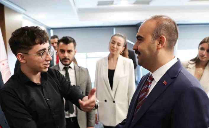 Bakan Kacır, sorun yaşayan sanayicilere seslendi: “Sanayicilerin gönülleri ferah olsun”