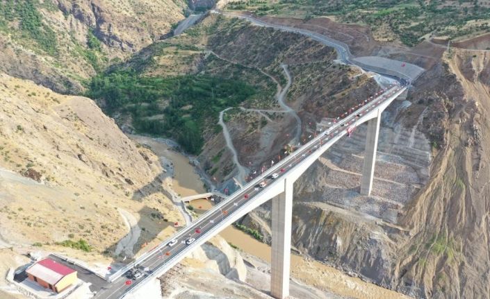 Bakan Uraloğlu: "3 yıl önce hizmete giren Beğendik Köprüsü ile 46 milyon lira tasarruf elde edildi"