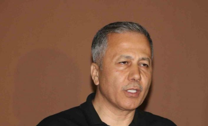 Bakan Yerlikaya: “Yanan 7 evimiz var, dört araçta da hasar var”