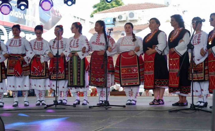 Balkan Folklor Festivali renkli görüntülere sahne oldu