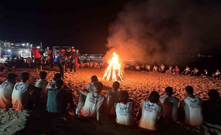 Başakşehirli gençlerin Saros Körfezi’nde tatil keyfi