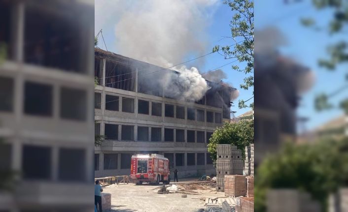 Başkentte okul inşaatında çıkan yangın korkuttu