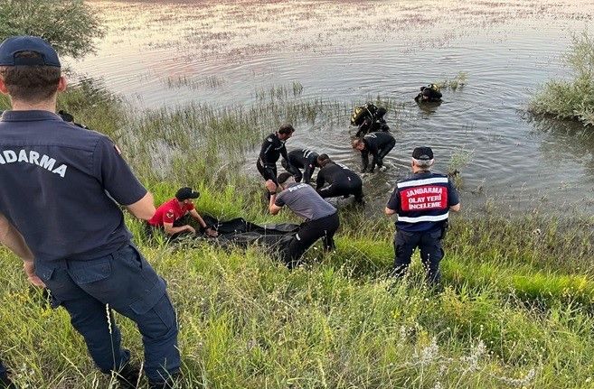 Bayburt’ta gölete düşen 74 yaşındaki adamın cansız bedenine ulaşıldı
