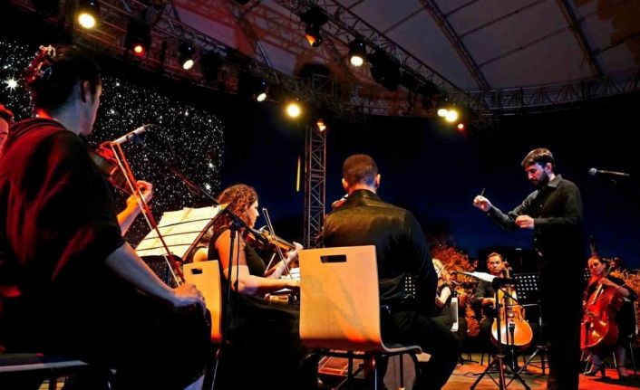 Beylikdüzü’nde bu yıl sekizincisini düzenlenen "Beylikdüzü Klasik Müzik Günleri" yoğun ilgi ile başladı