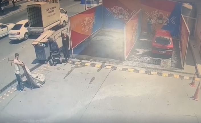 Beyoğlu’nda şoke eden olay kamerada: Engelli taklidi yaparak akülü tekerlekli sandalyeyi çaldı