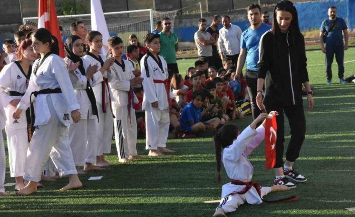 Bitlis’te yaz spor okullarının açılışı yapıldı