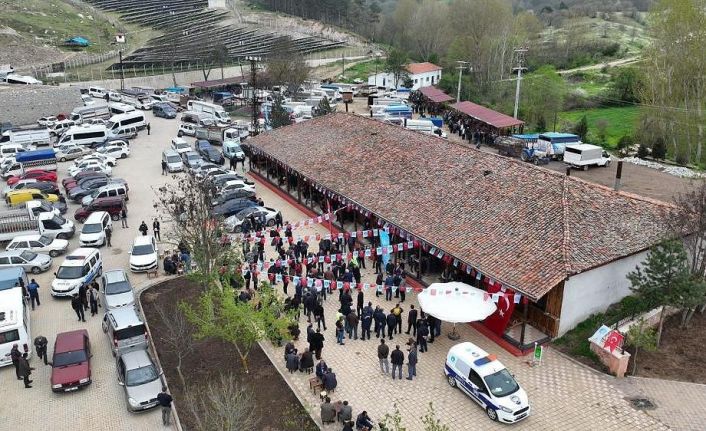 Bu ilçeye kavurma yemek için nüfusunun 7 katı misafir geliyor