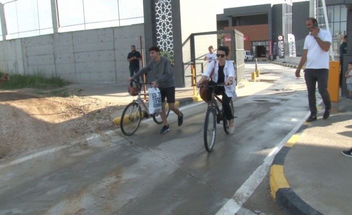 Cep telefonu harcına zam sonrası sınır kapılarında yoğunluk: Bisikletle gidip geri geliyorlar