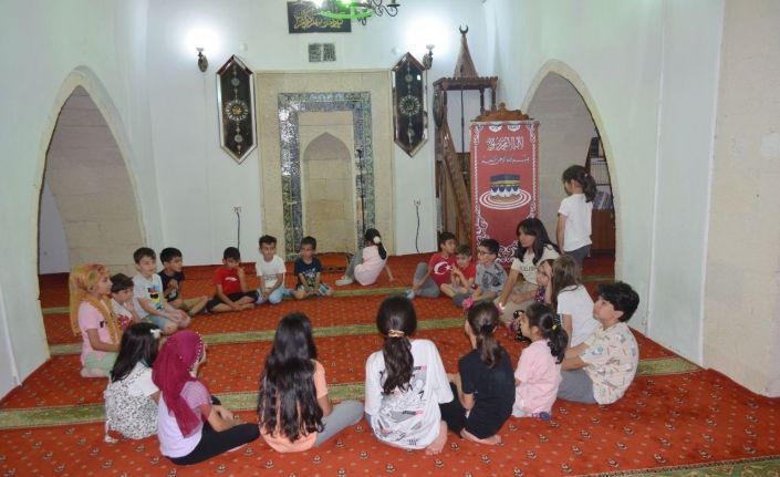 Çocuklar bu camiden kopamıyor