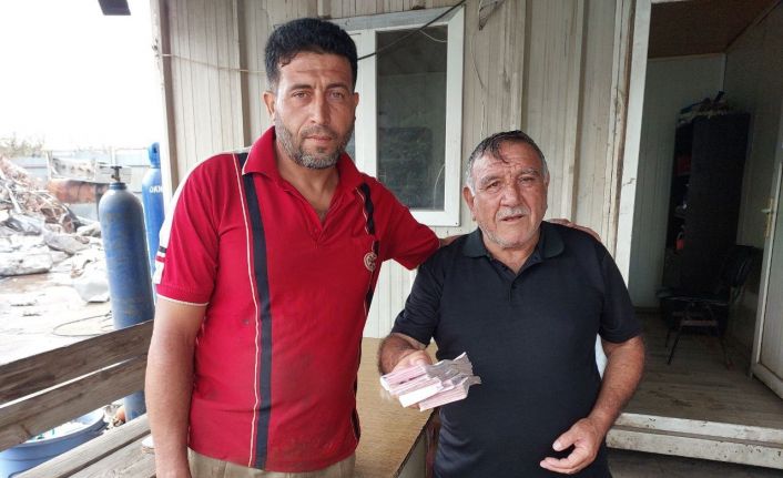 Deprem bölgesinde örnek davranış: Bulduğu 50 bin TL’yi sahibine teslim etti