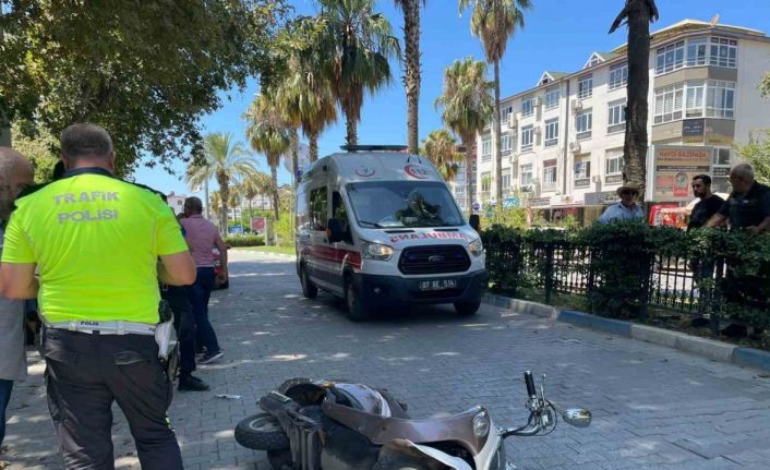Devrilen motosikletten düşüp kafasını beton zemine çarptı
