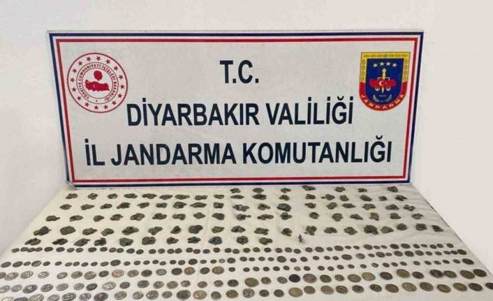 Diyarbakır’da bin 119 tarihi eseri 200 bin dolara satmaya çalıştılar