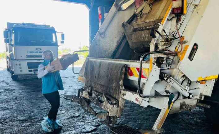 Diyarbakır’da tarihi geçmiş 500 kilogram gıda maddesi imha edildi