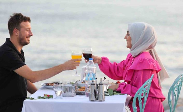 Düğünleri yarıda kalan çifte başkan tesellisi