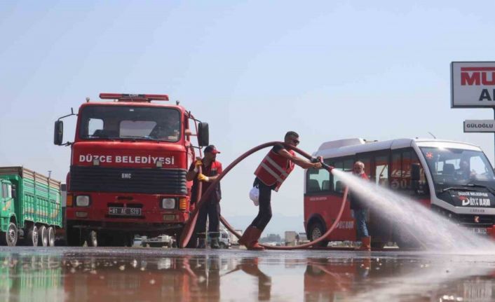 Düzce Belediyesi mesaiye ara vermedi