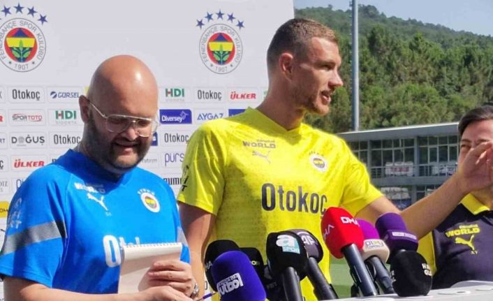 Edin Dzeko: "Fenerbahçe her zaman şampiyonluk için oynar, ben de bunun için buradayım"