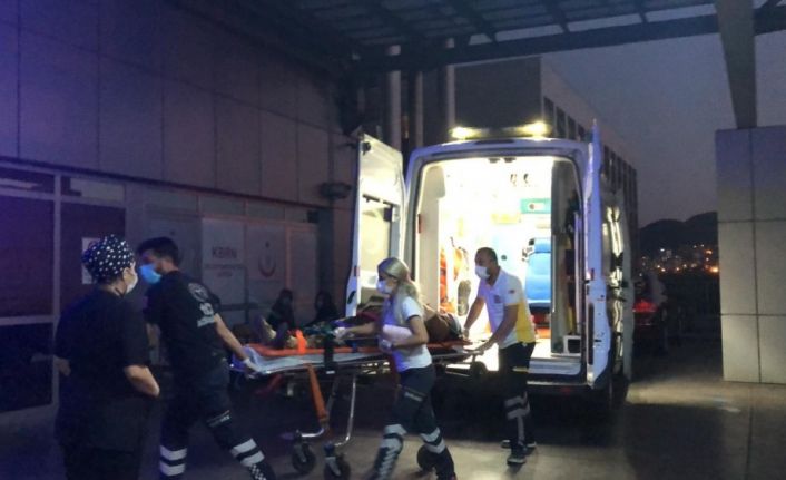 Ereğli’de iki otomobil çarpıştı: 7 yaralı