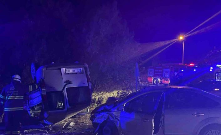 Eskişehir’de iki araç çarpıştı: 1’i ağır 6 kişi yaralı