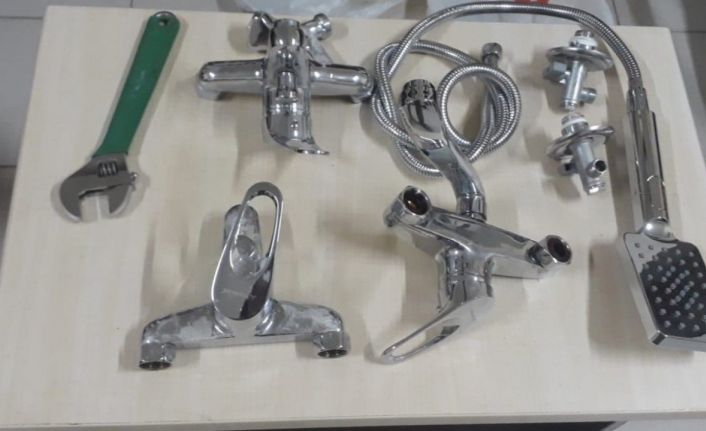 Evden hırsızlık şüphelisi tutuklandı