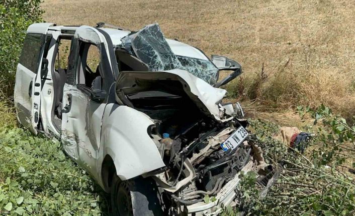 Gelin almadan dönen araç kaza yaptı, biri ağır 3 kişi yaralandı