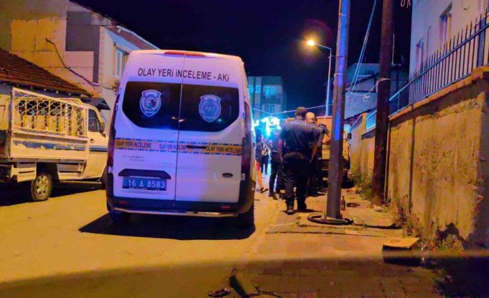 Genç kız düğünde tartıştığı çocuğun babasını bıçakladı