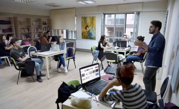 Gençlik Merkezleri’ndeki eğitimler için 935 öğrenci online olarak kayıt yaptırdı