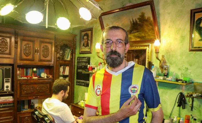 Giydiği forma dört takımın taraftarını da mutlu ediyor