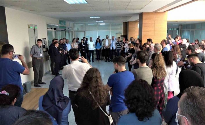 Görevi başında uğradığı silahlı saldırıda ölen doktor Karabük’te anıldı