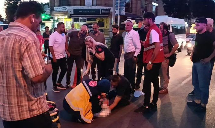 Hafif ticari aracın çarptığı bisikletli ağır yaralandı