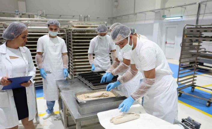 Halk Ekmek bir yılda 9 milyon ekmeği Antalyalılar ile buluşturdu